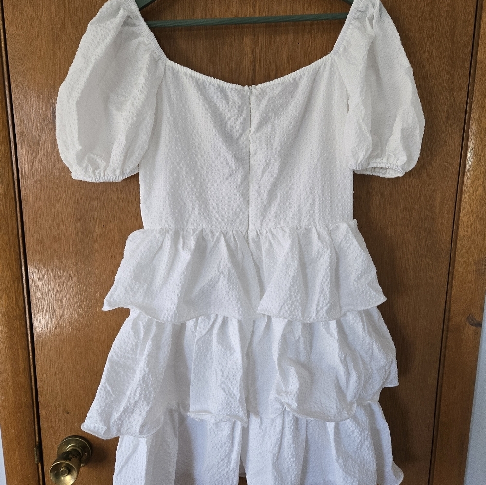 NWT Pretty Little Thing, White Puff Sleeve Dress Size 8. - Picture 4 of 5